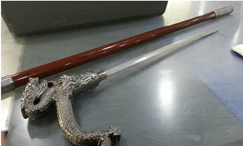 青島機場X光機發現藏劍 金屬安檢門威懾力強[圖]