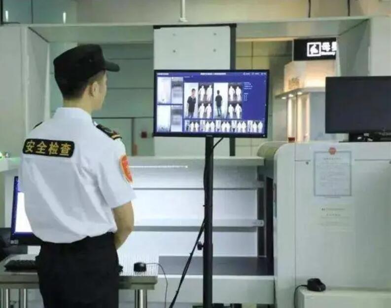 女性進(jìn)入安檢門(mén)通道時(shí),安檢員會(huì)感到尷尬嗎?過(guò)安檢的注意事項(xiàng)-3.jpg 女性進(jìn)入安檢門(mén)通道時(shí),安檢員會(huì)感到尷尬嗎?過(guò)安檢的注意事項(xiàng)-3.jpg